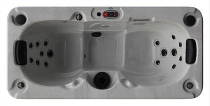 Bak mandi air panas dua orang