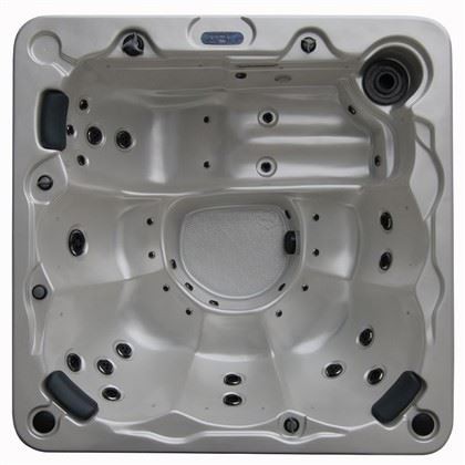 Bak mandi air panas taman